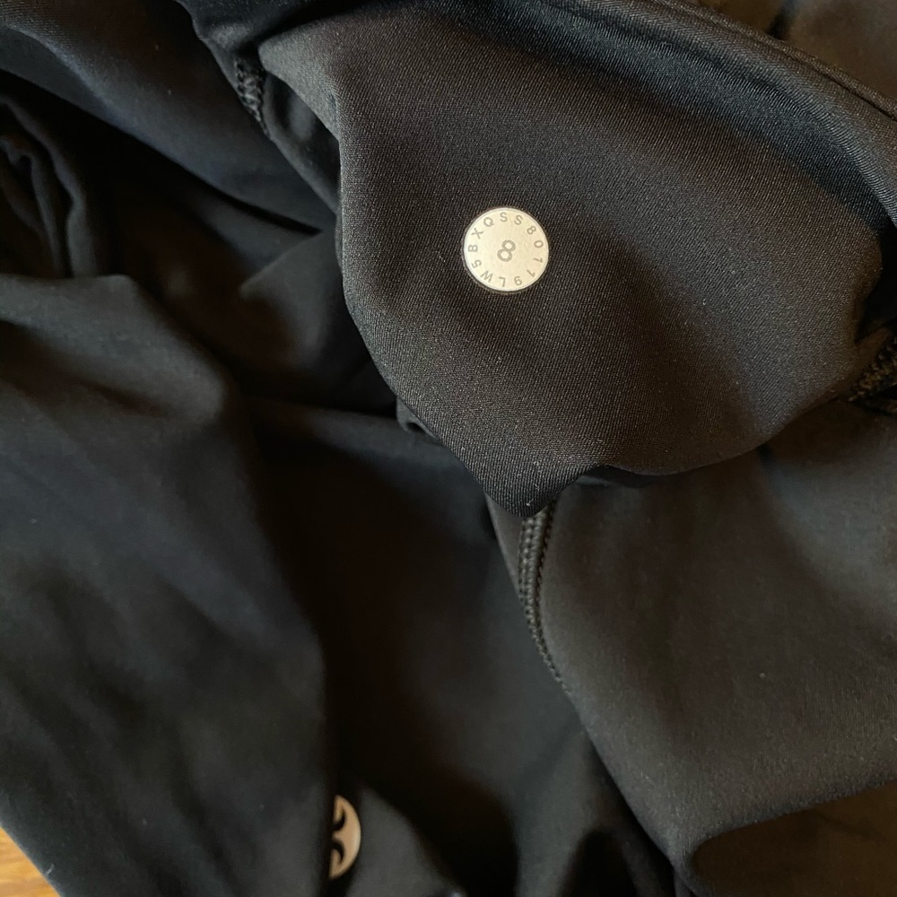 lululemon Fast & Free 25’ Black High-Rise Leggings with Side Pockets - Picture 5 of 5